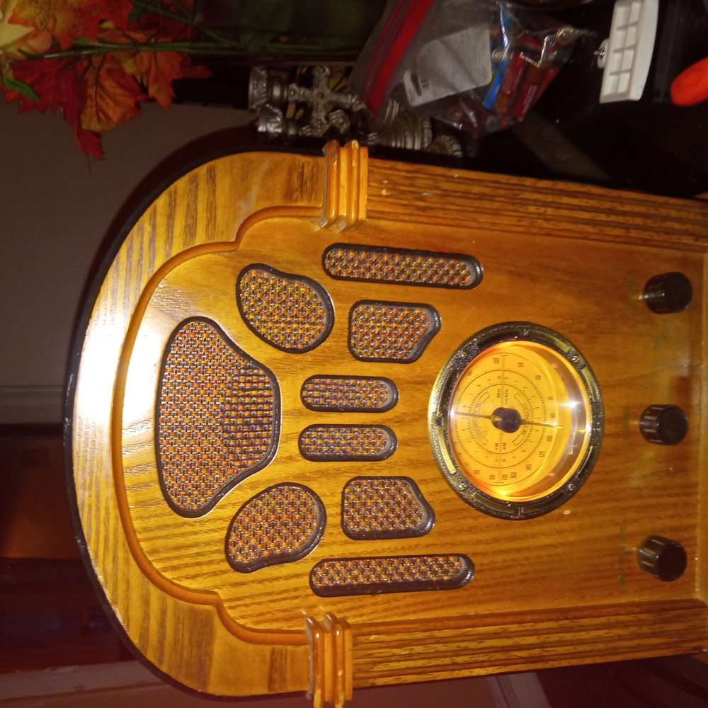 Vintage Wooden Radio with Dial